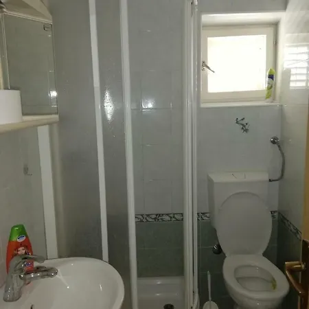 Rab Stan Guest house Mundanije